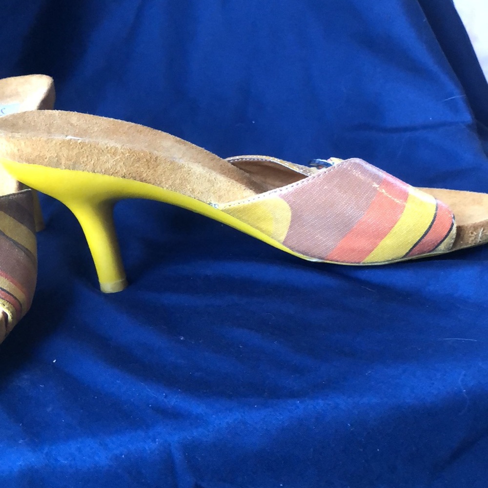 Nancy Li Low Heel Sliders - Picture 2 of 10